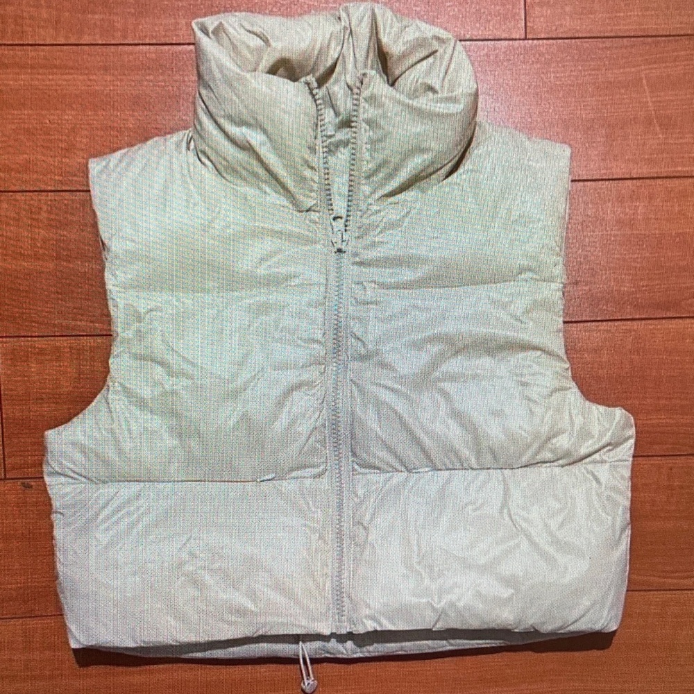 Light Beige Puffer Vest with High Collar - Brand Unspecified